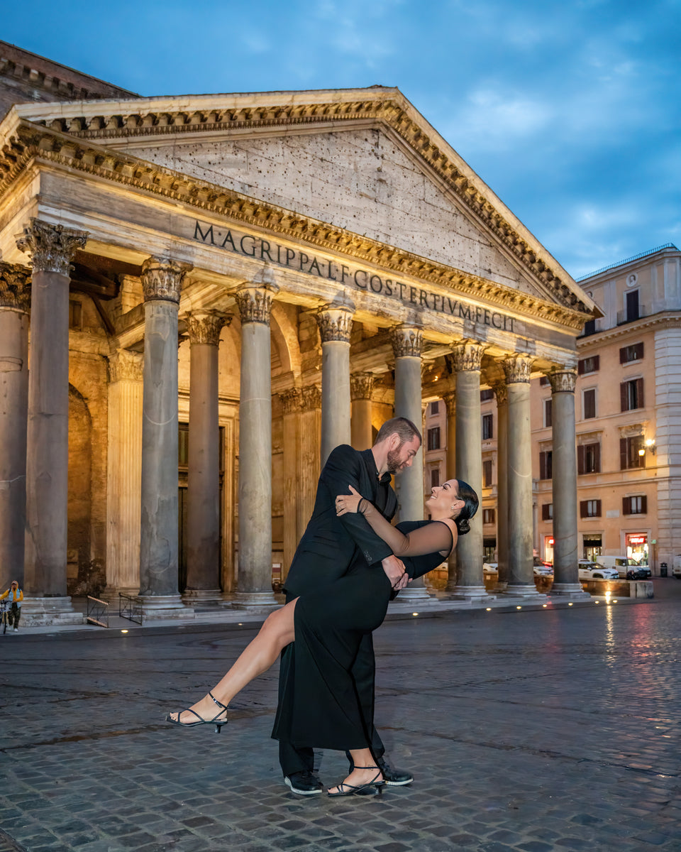Romantic Couple Photo Tour in Rome