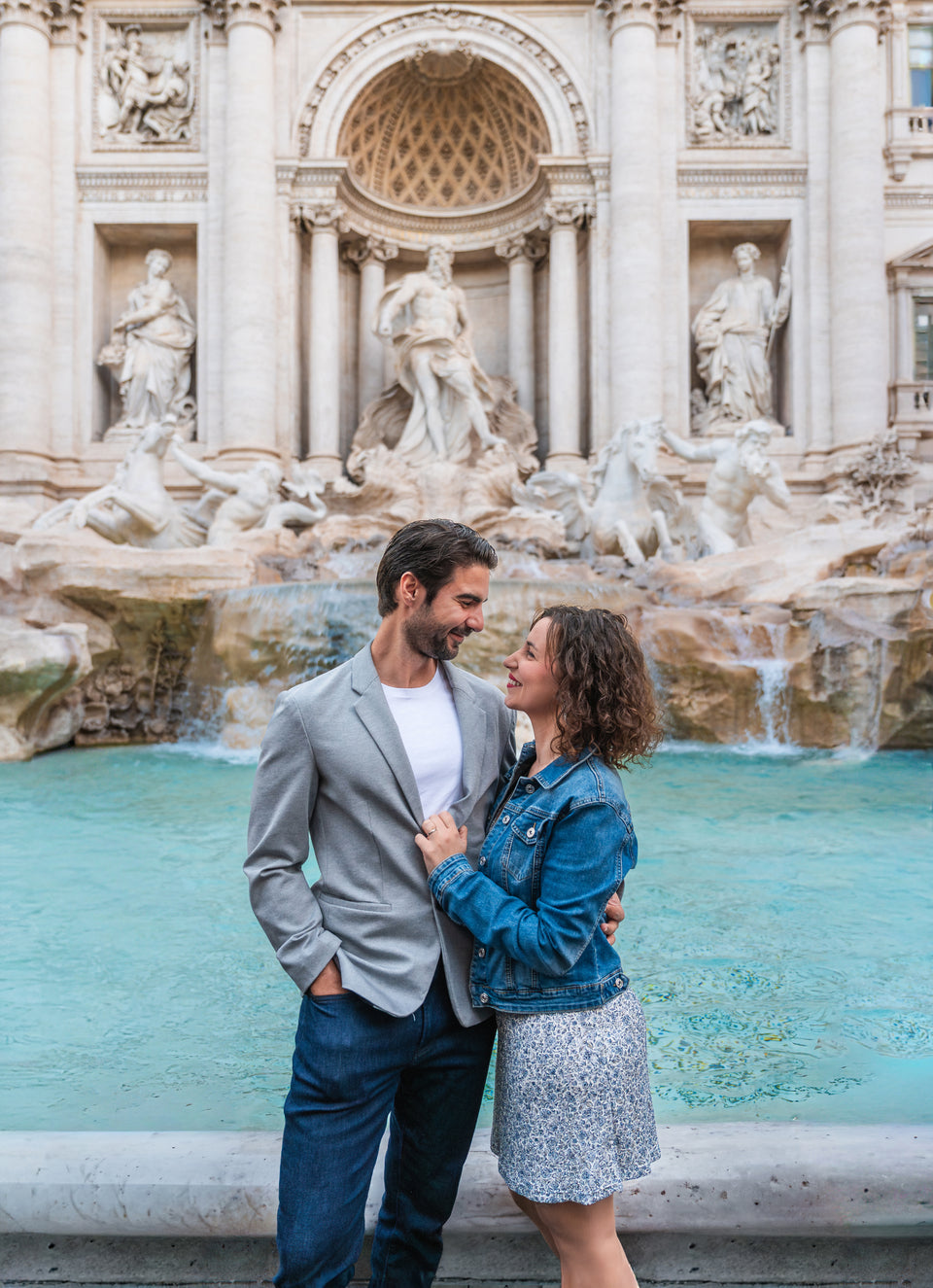 Romantic Couple Photo Tour in Rome