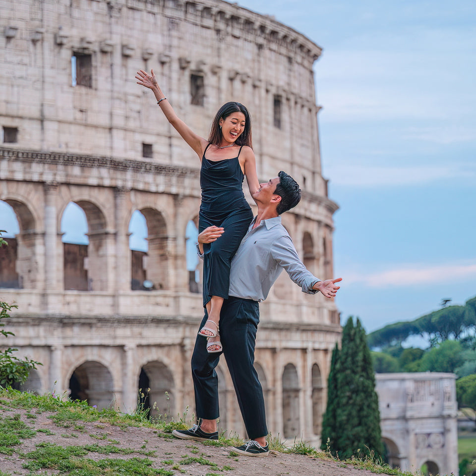 Romantic Couple Photo Tour in Rome