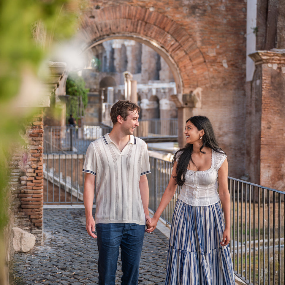 Romantic Couple Photo Tour in Rome