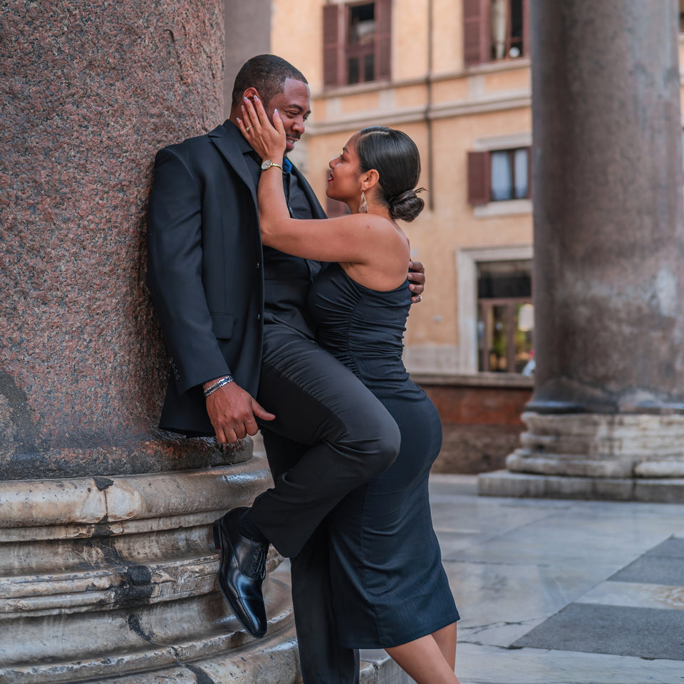 Romantic Couple Photo Tour in Rome
