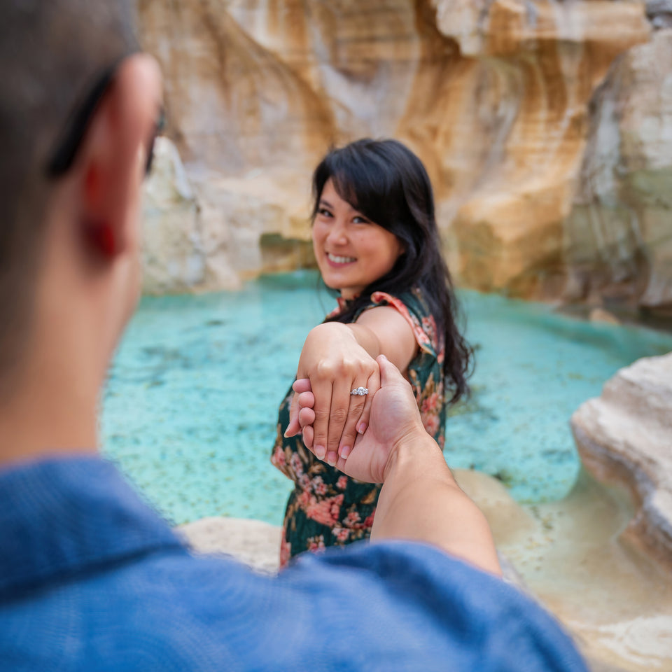 Romantic Couple Photo Tour in Rome