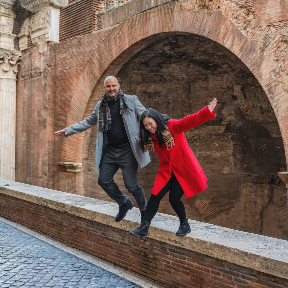 Romantic Couple Photo Tour in Rome