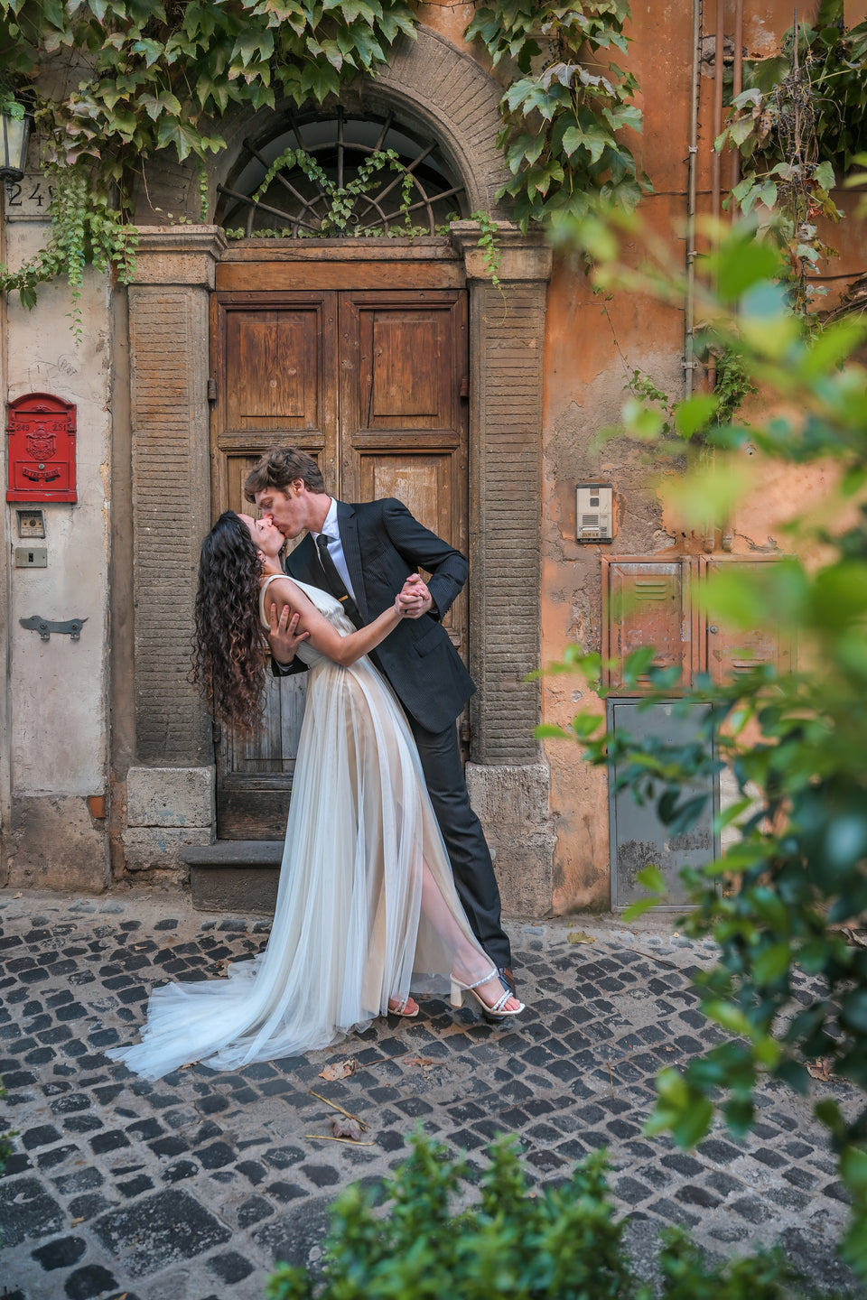 Rome Elopement & Wedding Photo Tour