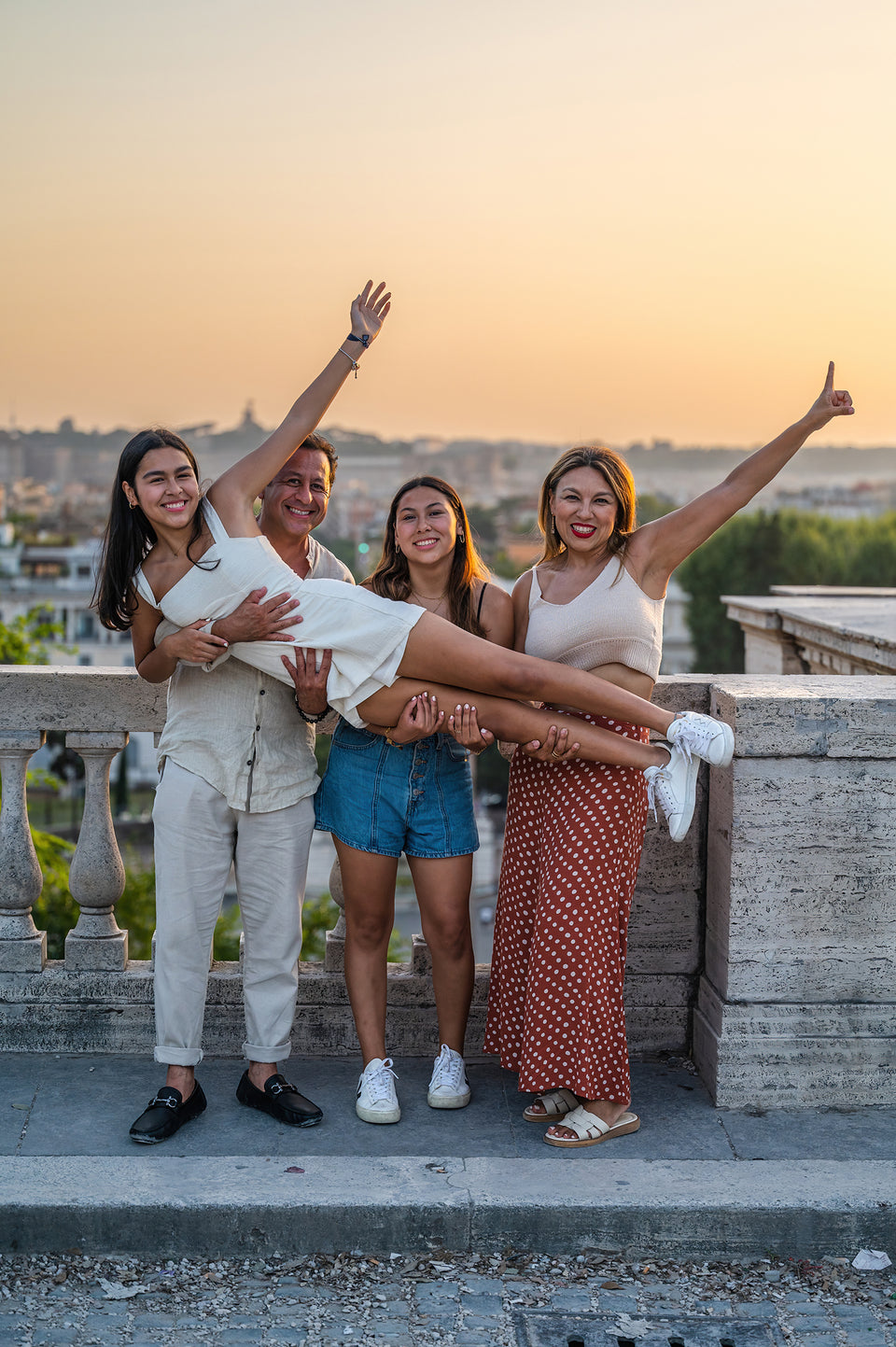 Private Family Photo Tour in Rome - Relaxed Photography Experience
